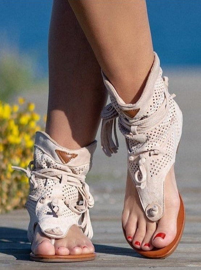 Well Tailored Sandals with a Graceful Silhouette