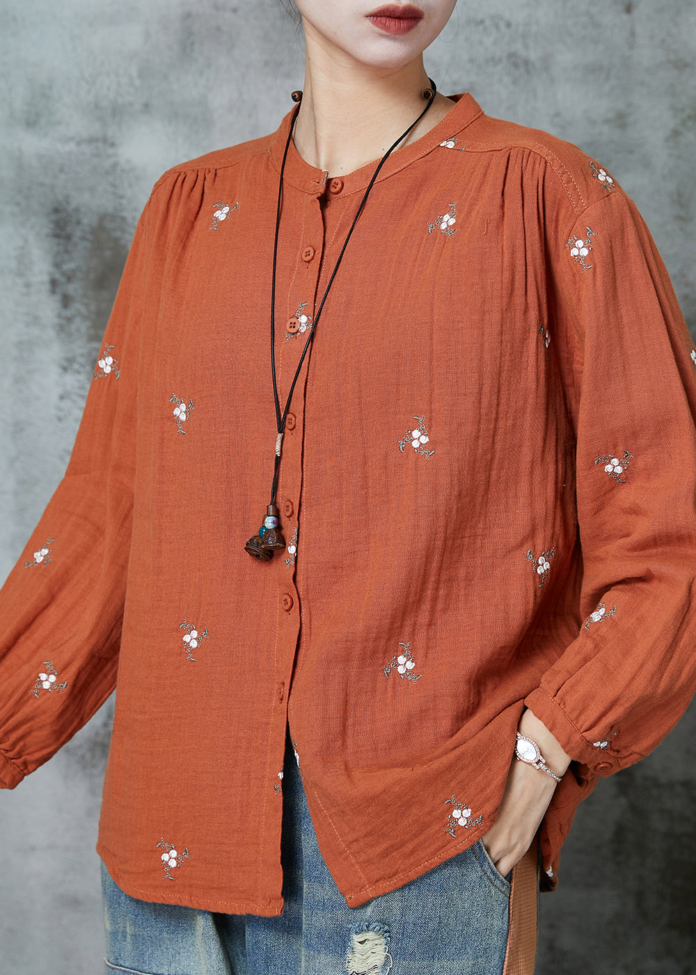 Beautifully Crafted Blouse in a Classic Style