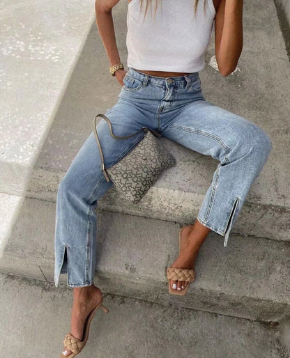 Elegantly Styled Trousers for Everyday Wear