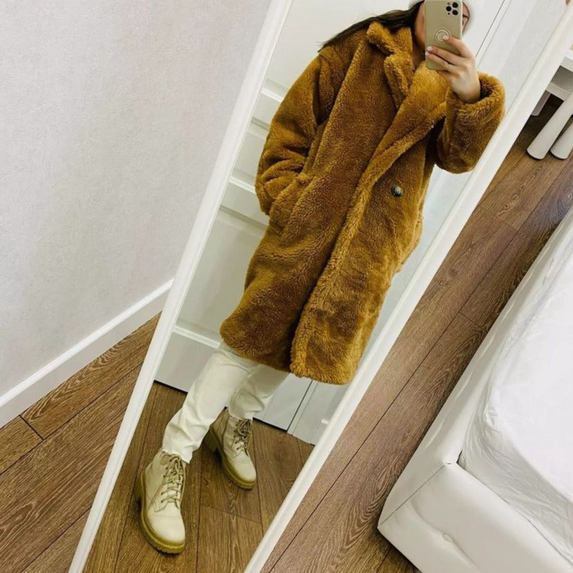 Gracefully Styled Coat for Any Occasion