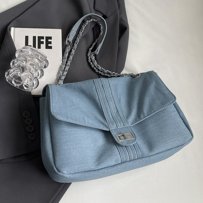 Sophisticated Bag with a Clean Classic Look