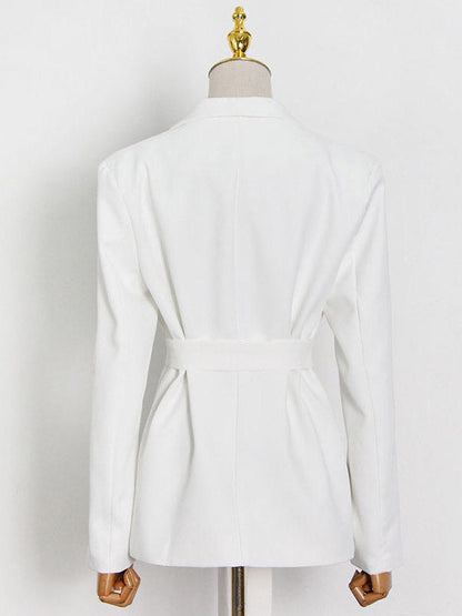 Well Tailored Pants with a Graceful Silhouette