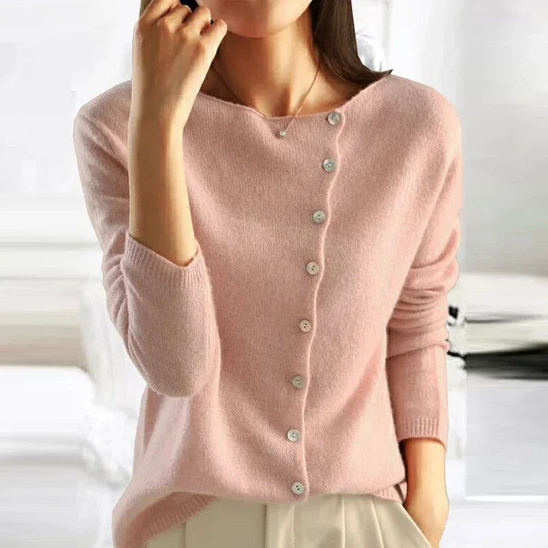 Effortlessly Elegant Sweater with a Timeless Design