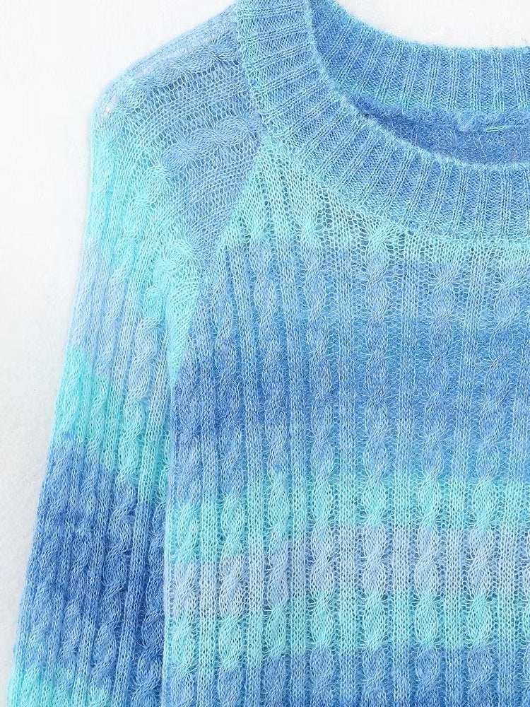 Classic Vintage Sweater with a Flattering Fit
