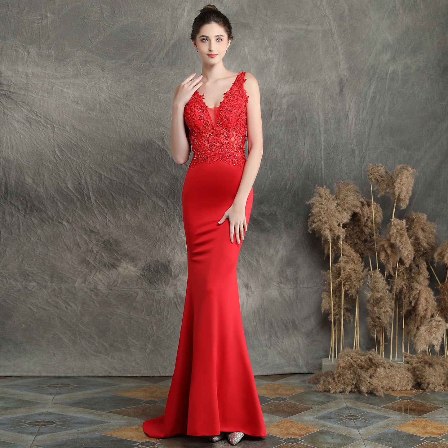 Beautifully Crafted Dress in a Classic Style