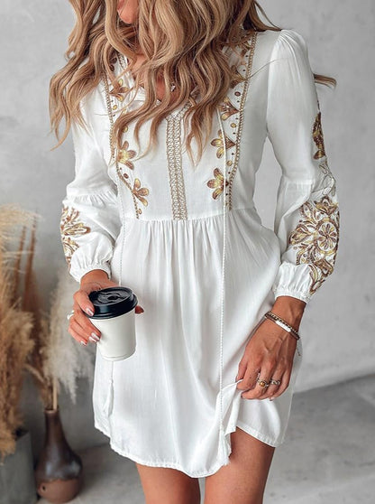 Well Tailored Dress with a Graceful Silhouette