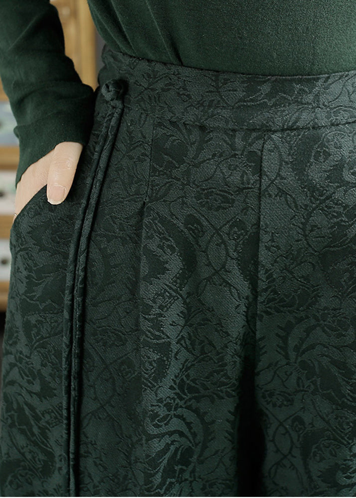 Effortlessly Elegant Pants with a Timeless Design