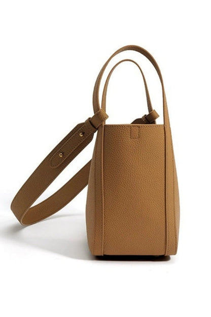 Gracefully Styled Bag for Any Occasion