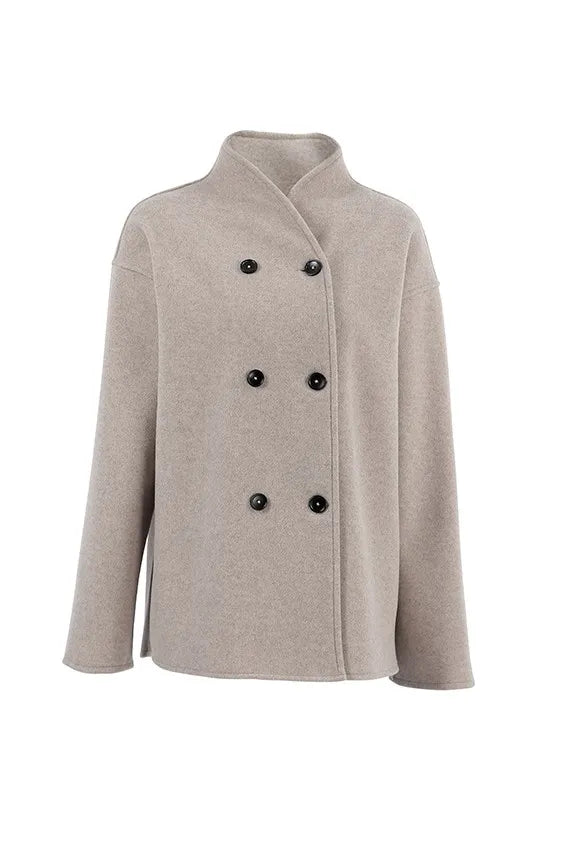 Effortlessly Elegant Jacket with a Timeless Design