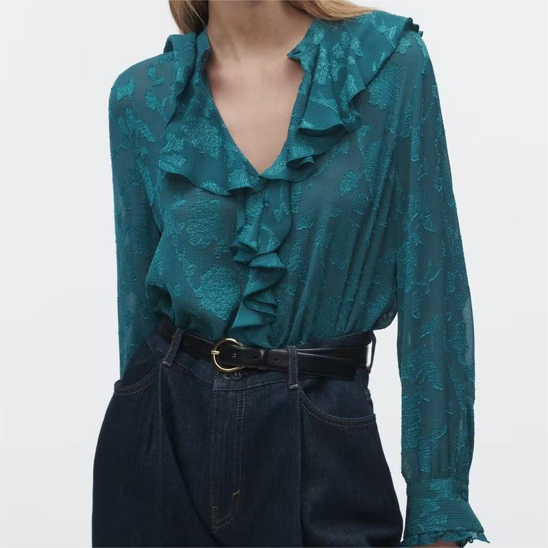 Classic Vintage Shirt with a Flattering Fit