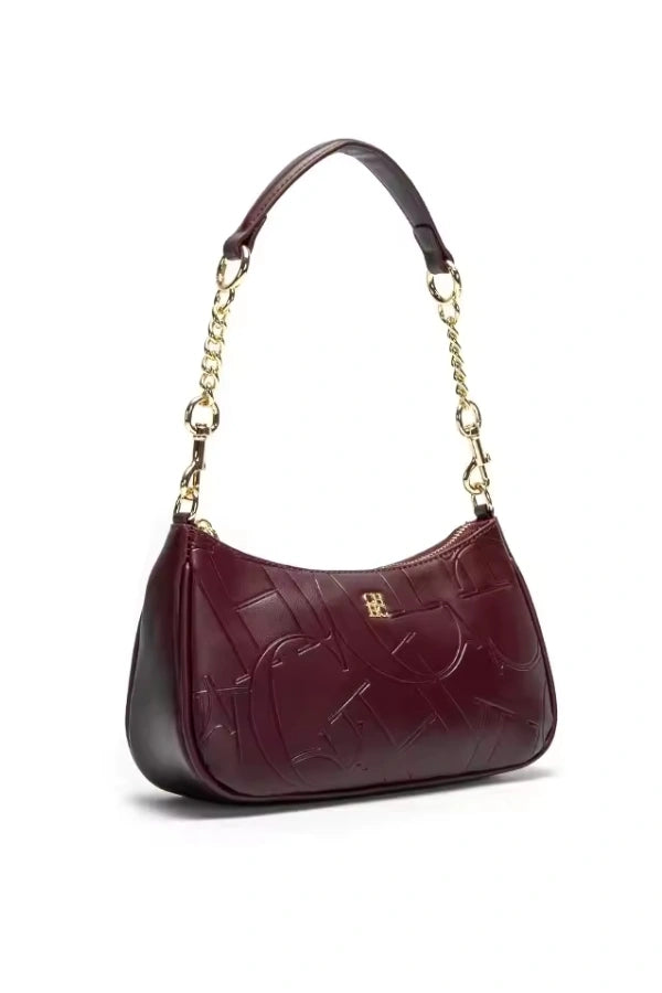 Gracefully Styled Bag for Any Occasion