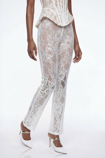 Well Tailored Pants with a Graceful Silhouette