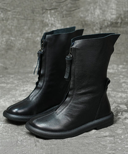 Effortlessly Elegant Boots with a Timeless Design