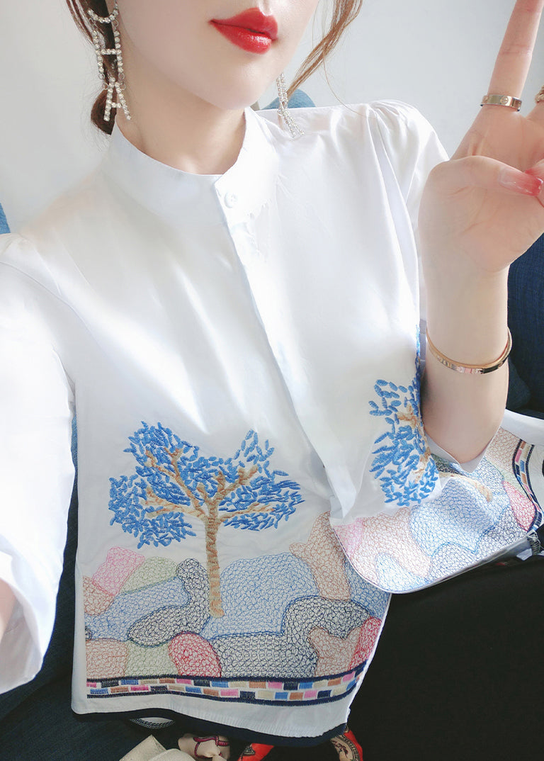 Classic Vintage Shirt with a Flattering Fit