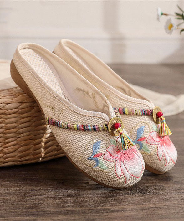 Effortlessly Elegant Sandals with a Timeless Design