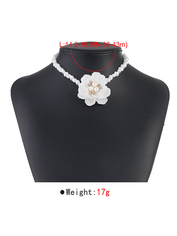 Well Tailored Garment with a Graceful Silhouette