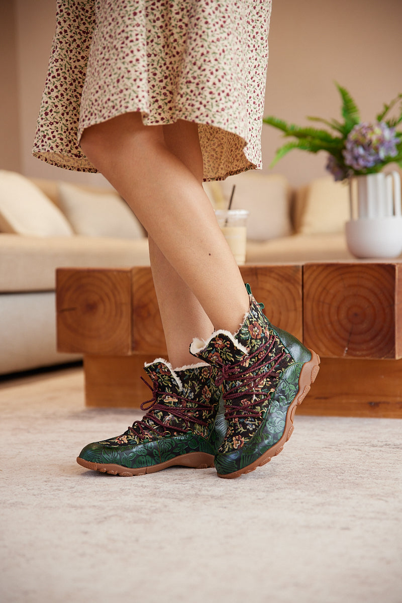 Beautifully Finished Boots in a Timeless Design