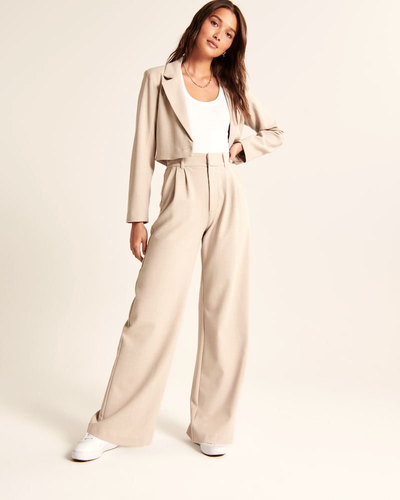 Gracefully Styled Pants for Any Occasion