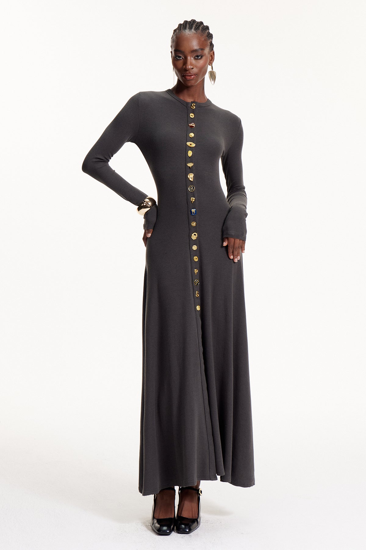 Classic Vintage Dress with a Flattering Fit
