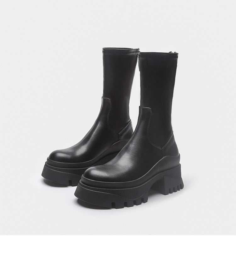 Effortlessly Elegant Boots with a Timeless Design