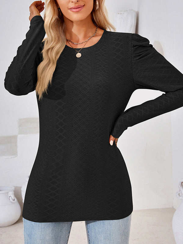 Effortlessly Elegant T-Shirt with a Timeless Design