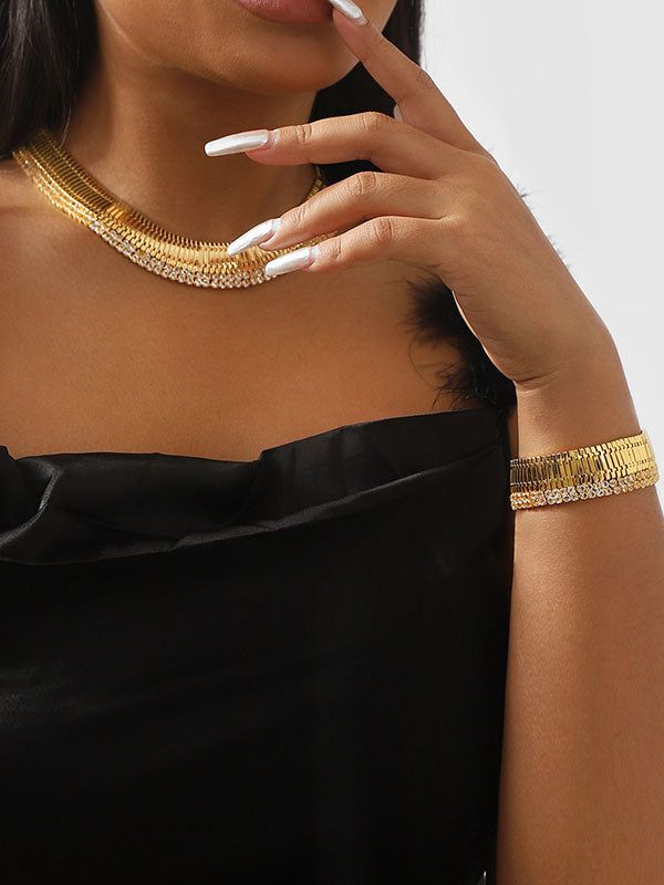 Sophisticated Garment with a Clean Classic Look