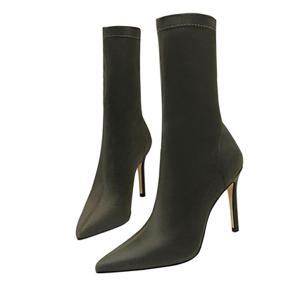Beautifully Finished Boots in a Timeless Design
