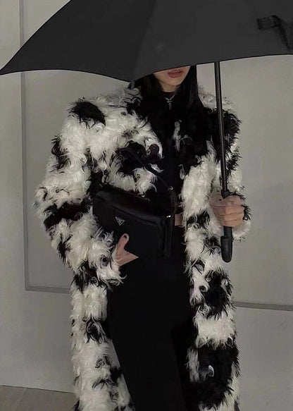 Beautifully Finished Coat in a Timeless Design