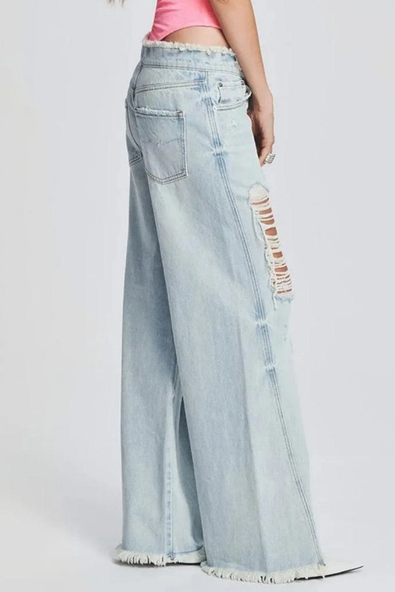 Effortlessly Elegant Garment with a Timeless Design