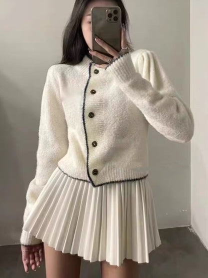 Beautifully Finished Cardigan in a Timeless Design