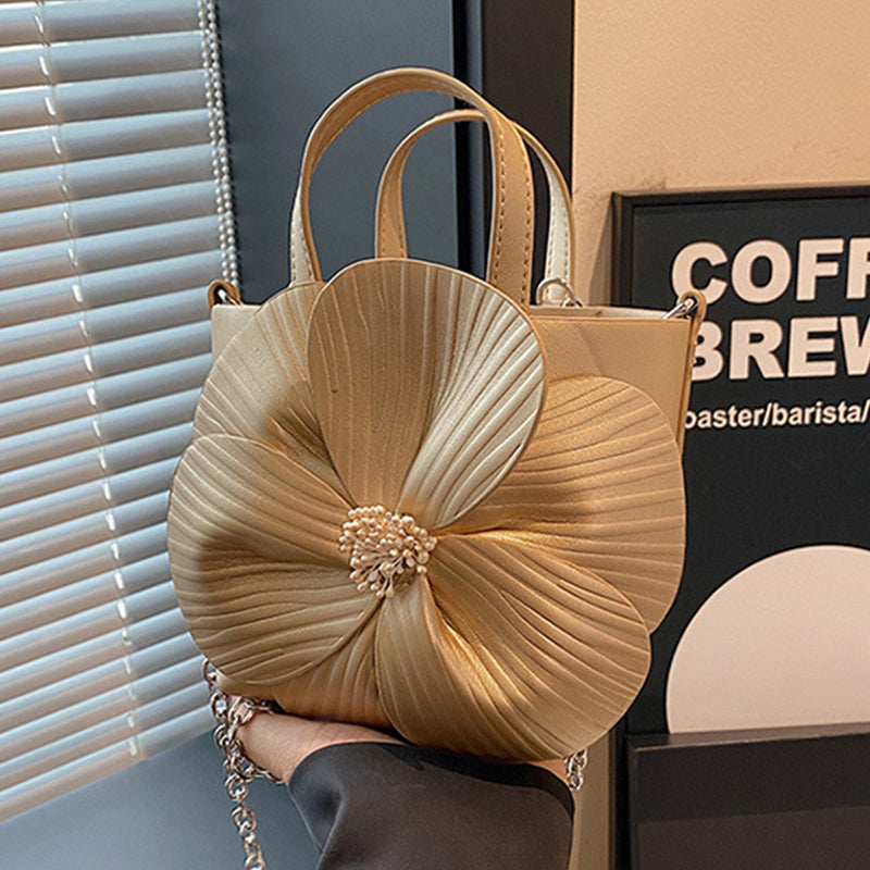 Polished Bag with an Effortless Classic Look