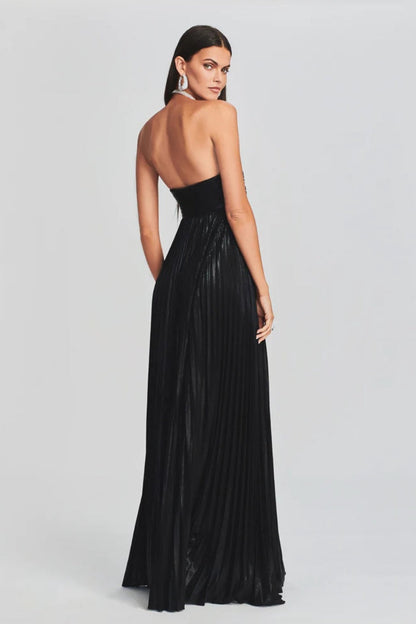 Effortlessly Elegant Garment with a Timeless Design