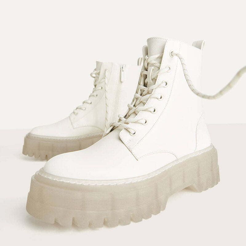 Polished Boots with an Effortless Classic Look