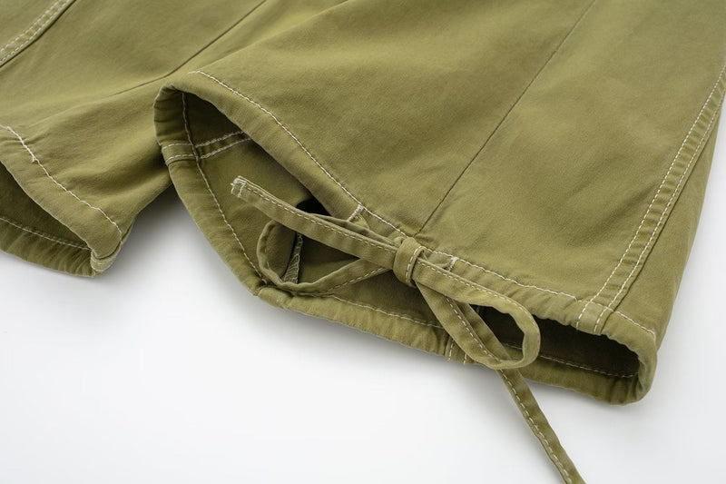 Well Tailored Pants with a Graceful Silhouette