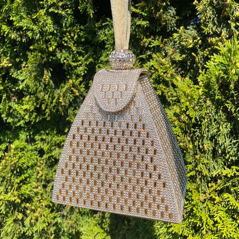 Classic Vintage Bag with a Flattering Fit