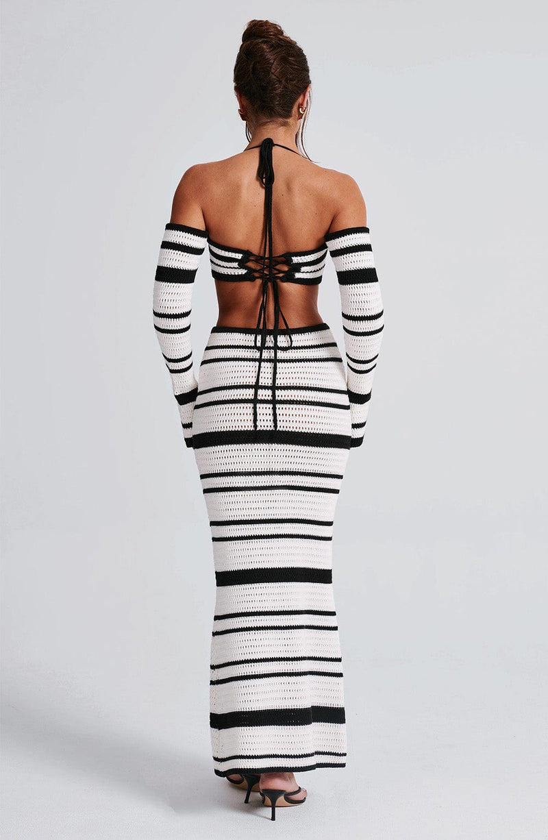 Beautifully Finished Garment in a Timeless Design