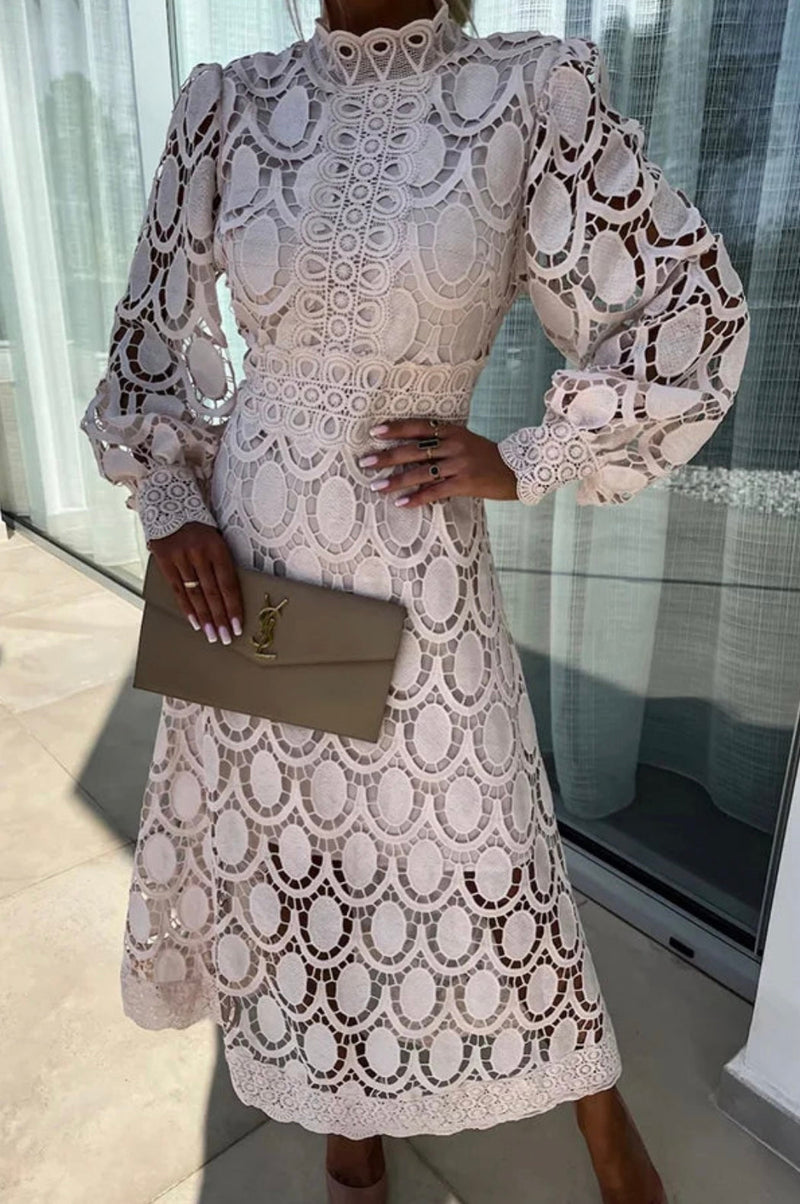 Beautifully Finished Dress in a Timeless Design