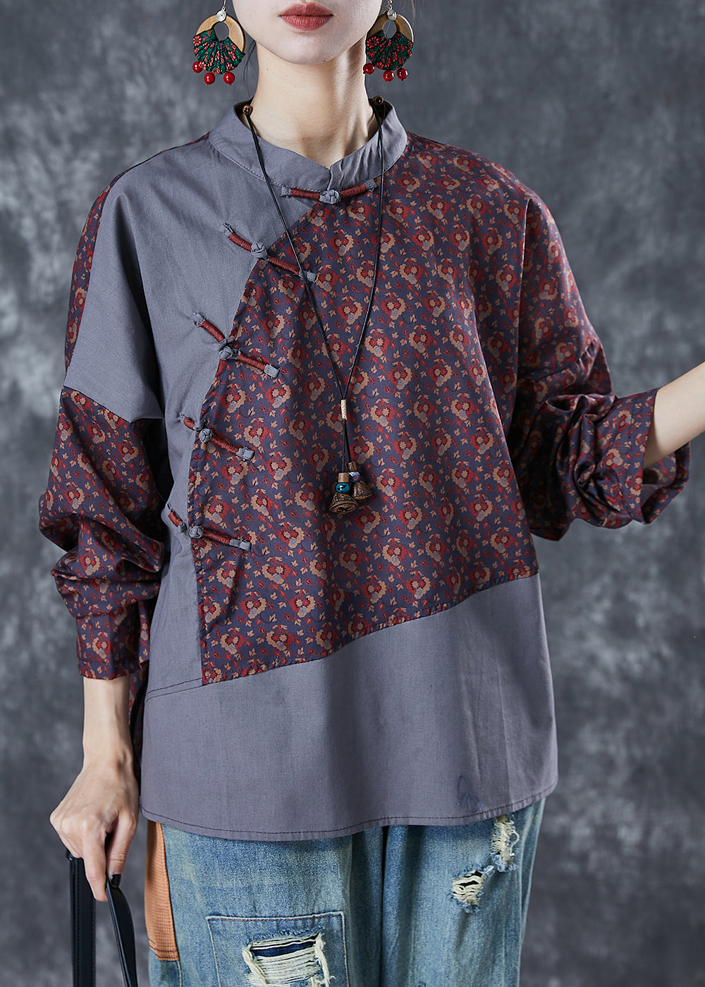 Well Tailored Top with a Graceful Silhouette