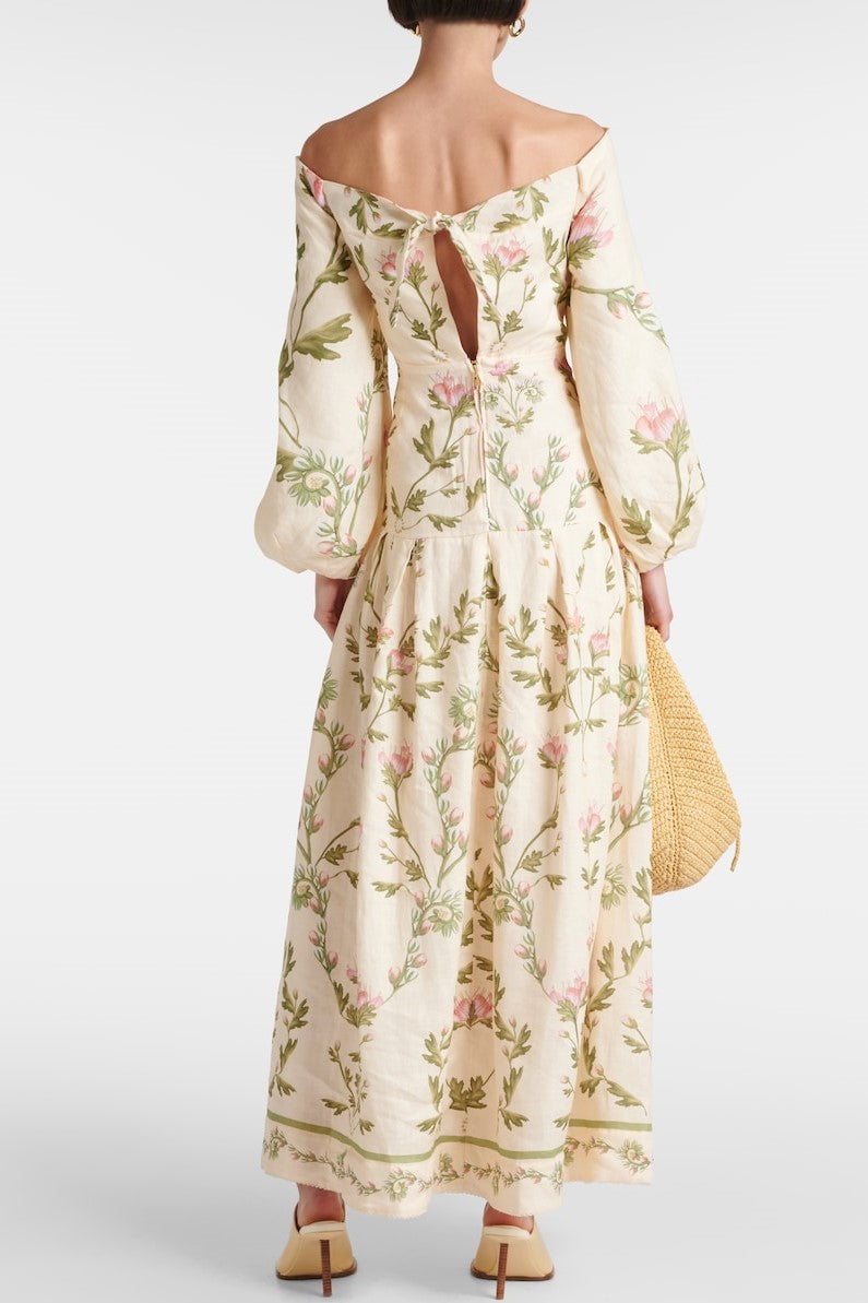 Gracefully Styled Dress for Any Occasion