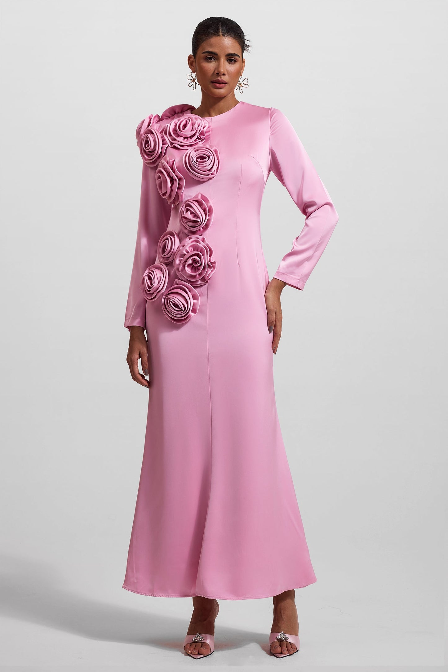 Beautifully Finished Dress in a Timeless Design
