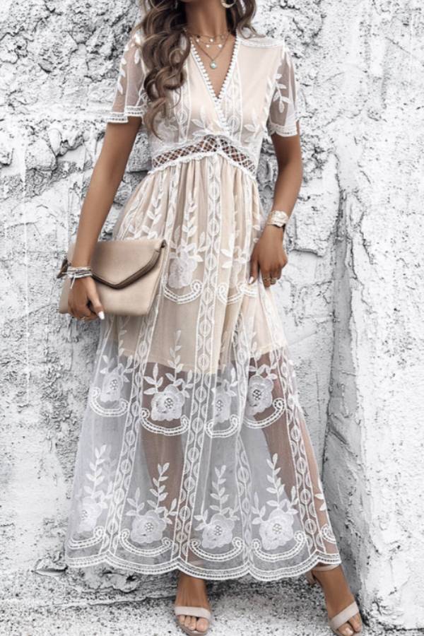 Classic Vintage Dress with a Flattering Fit