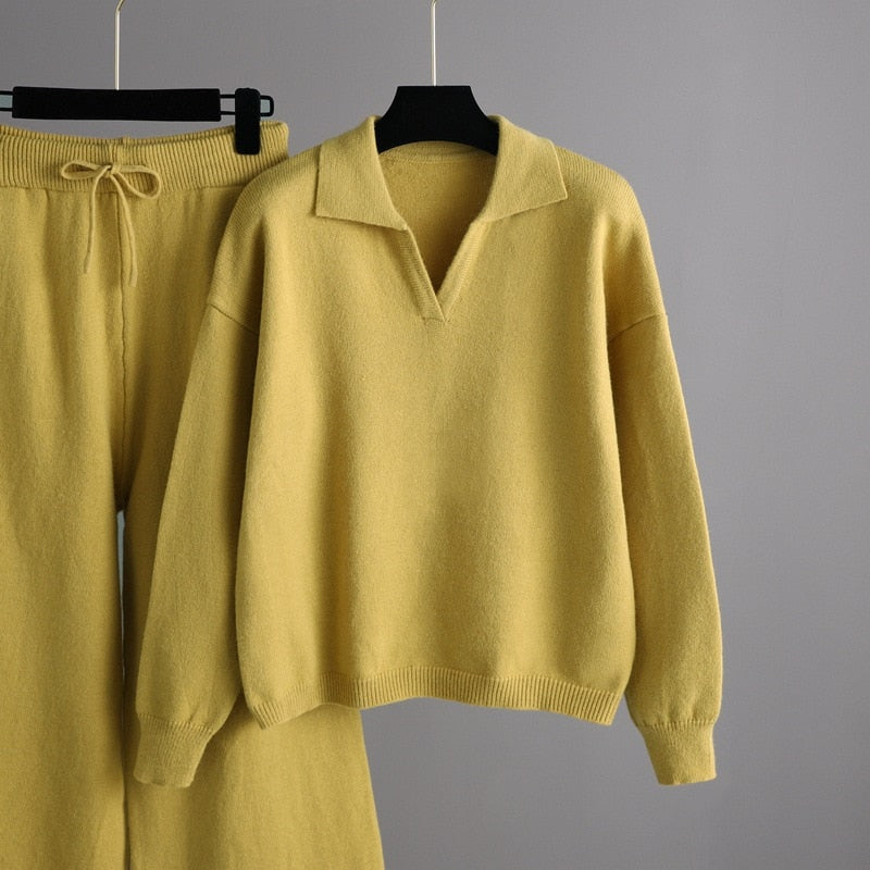 Classic Vintage Sweater with a Flattering Fit