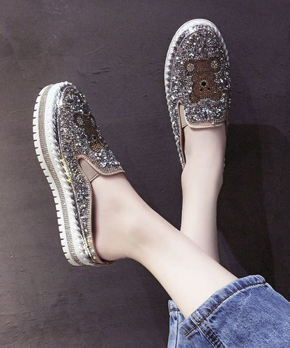 Well Tailored Sandals with a Graceful Silhouette