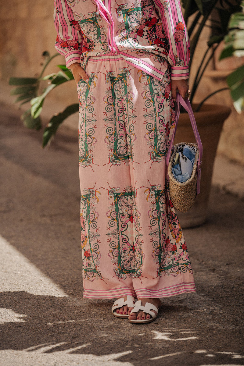 Gracefully Styled Trousers for Any Occasion