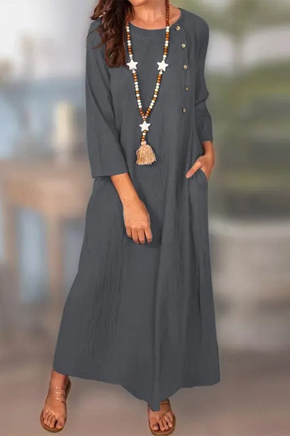 Effortlessly Elegant Dress with a Timeless Design
