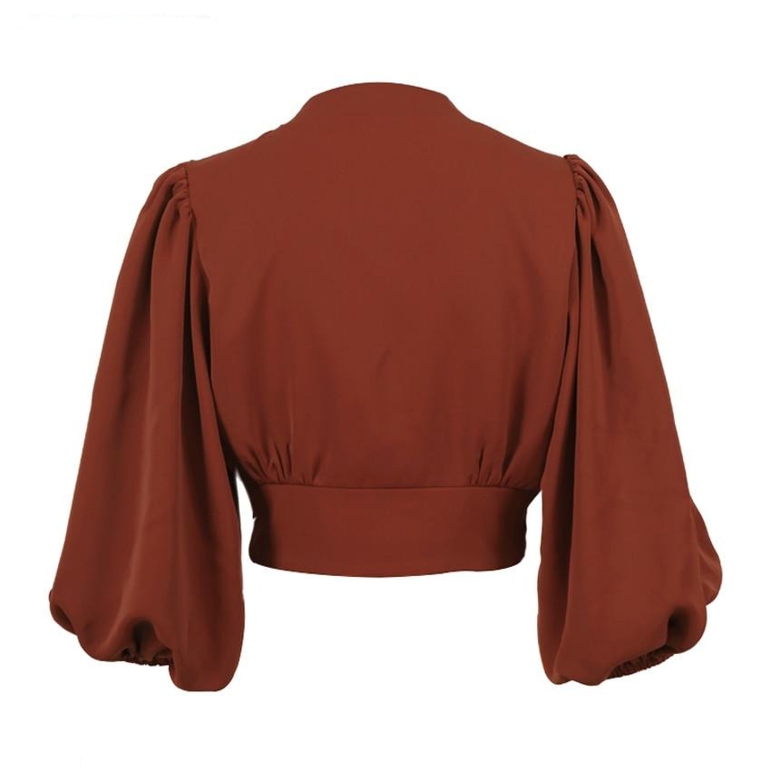 Sophisticated Blouse with a Clean Classic Look