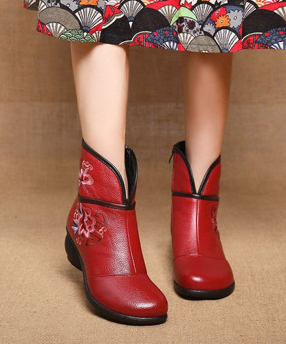 Well Tailored Boots with a Graceful Silhouette