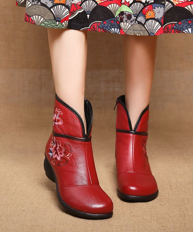 Well Tailored Boots with a Graceful Silhouette