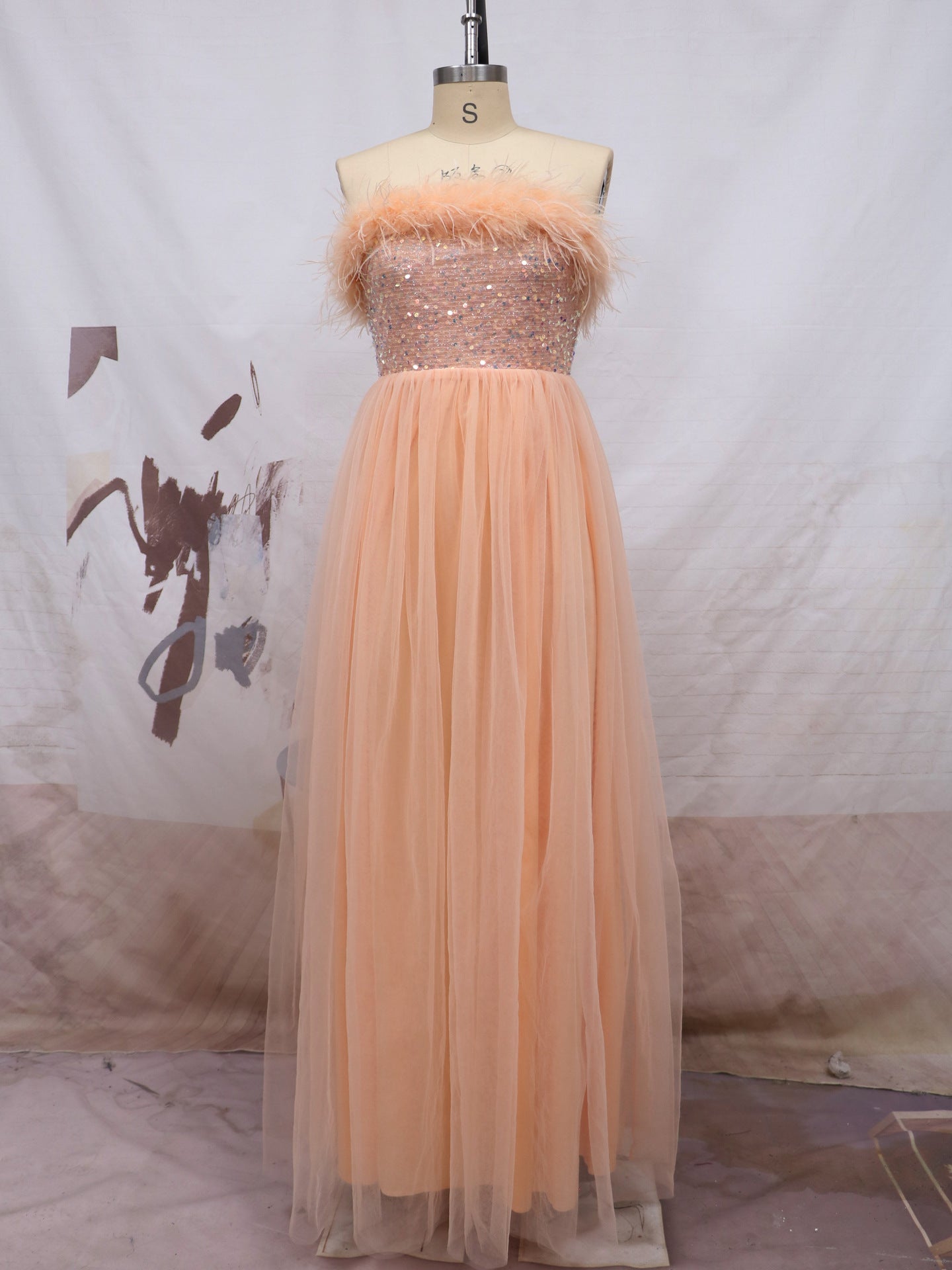 Beautifully Crafted Dress in a Classic Style