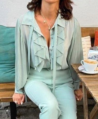 Beautifully Crafted Blouse in a Classic Style